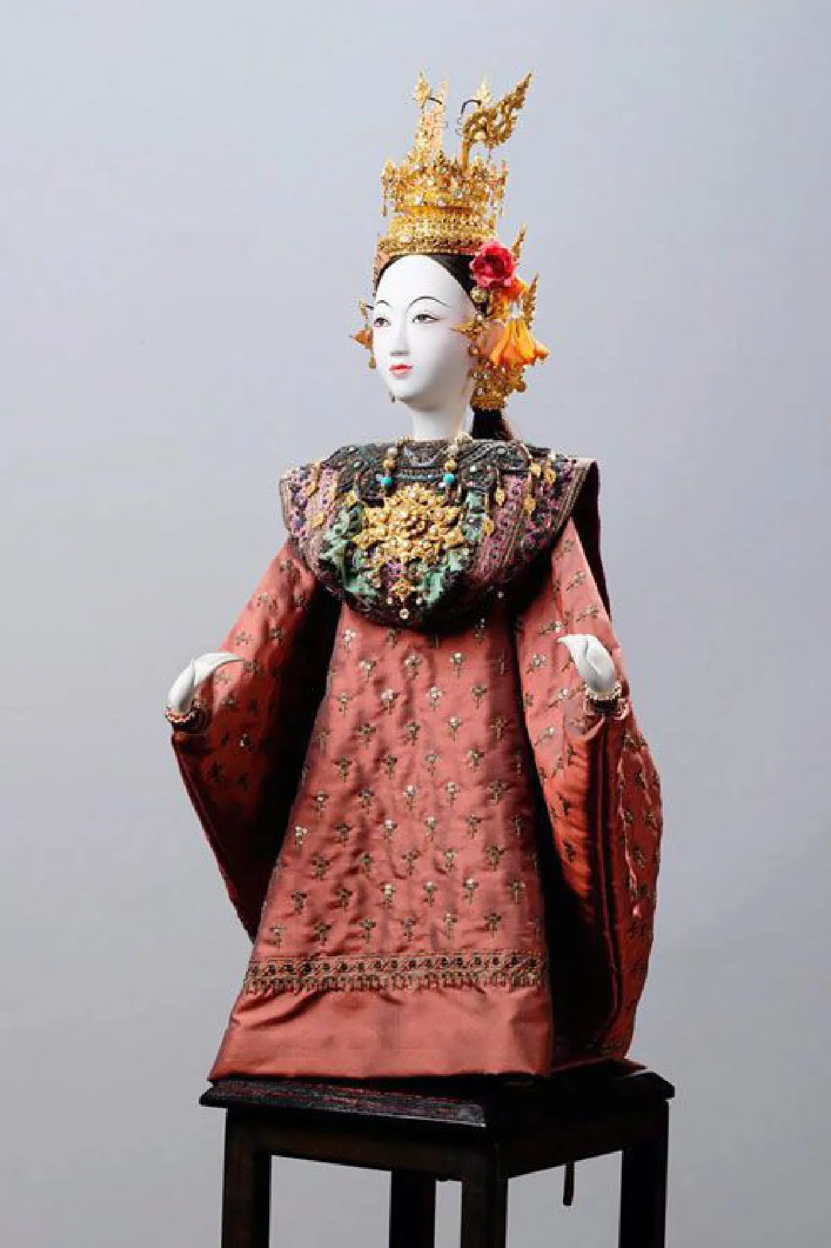 20 ชิ้นงาน ‘จักรพันธุ์ โปษยกฤต’ ในการสะสมของเสริมคุณ คุณาวงศ์