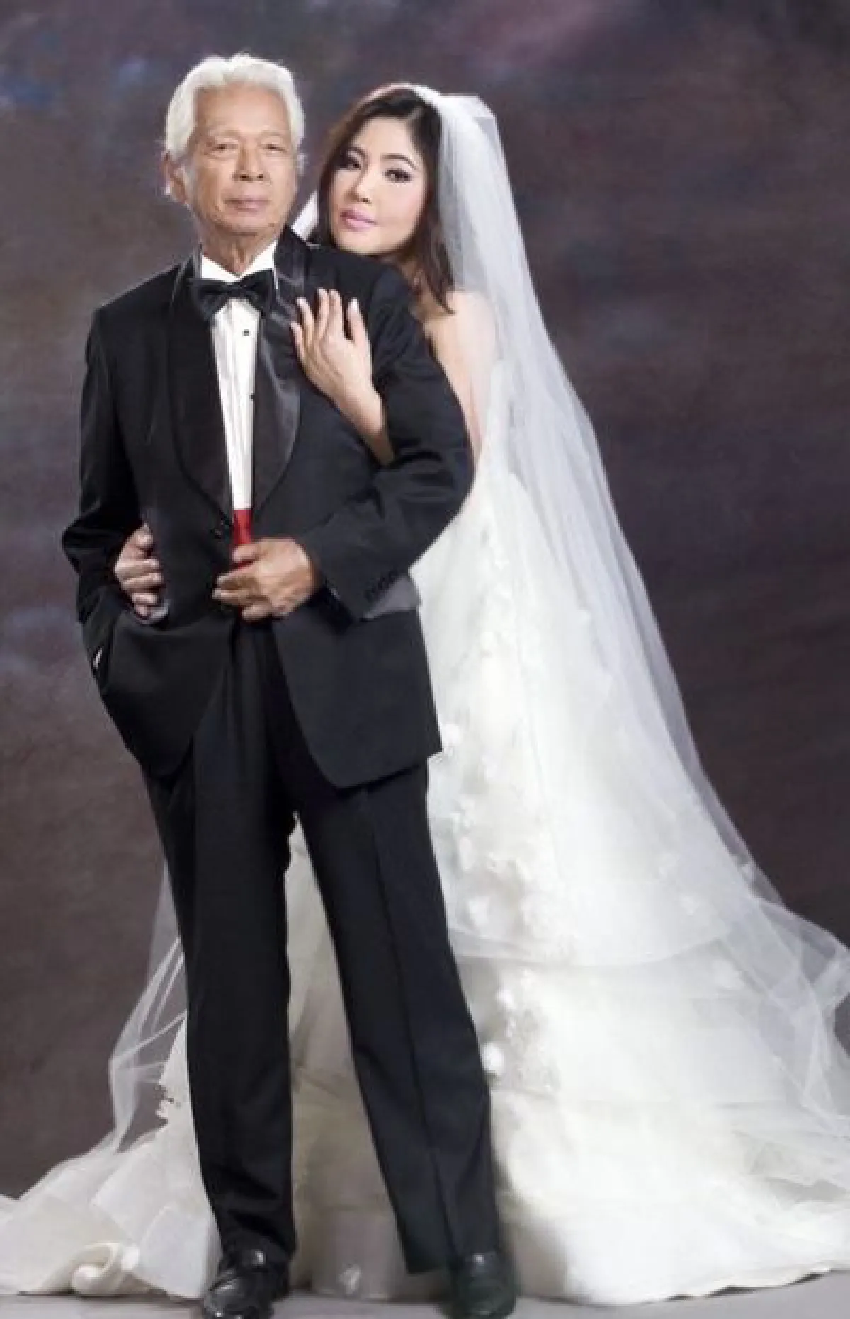 อายุไม่ใช่อุปสรรค! รวมคู่รักดาราที่อายุห่างกันเกิน 20 ปี