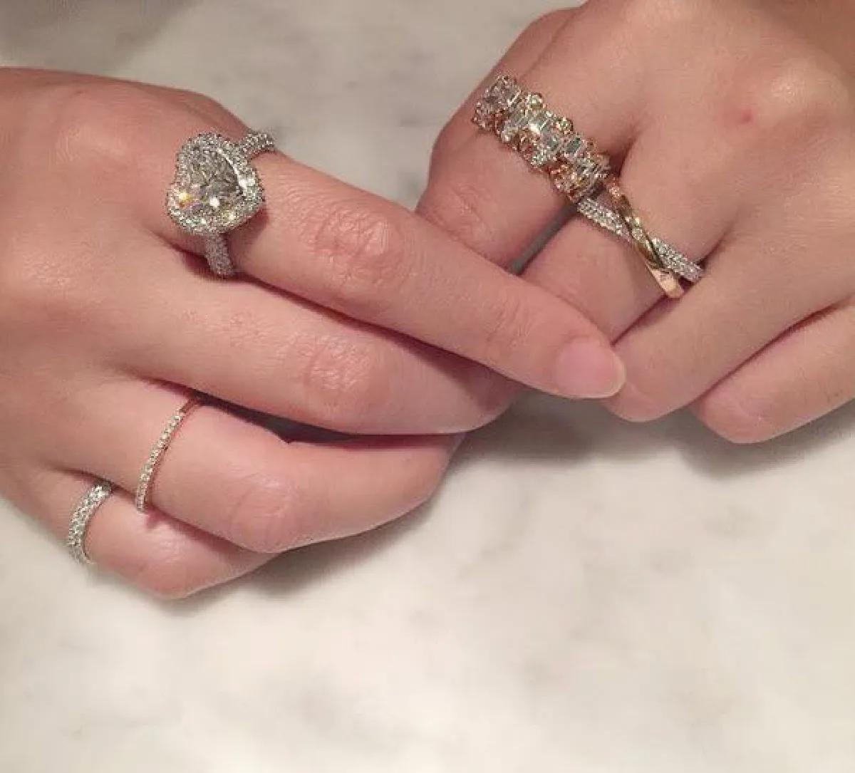 เปิดกรุ! ของสะสมหายากของเหล่าคนบันเทิง