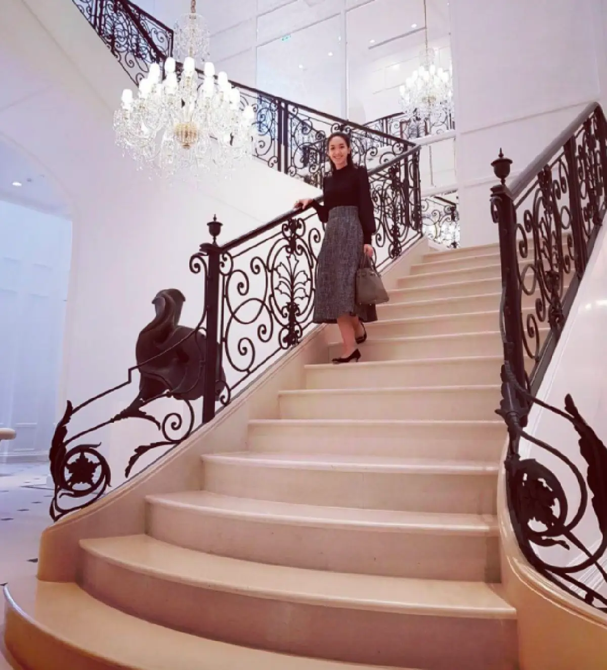 สวยและรวยมาก! เปิดภาพบ้านหลังใหม่ของ มิน พีชญา