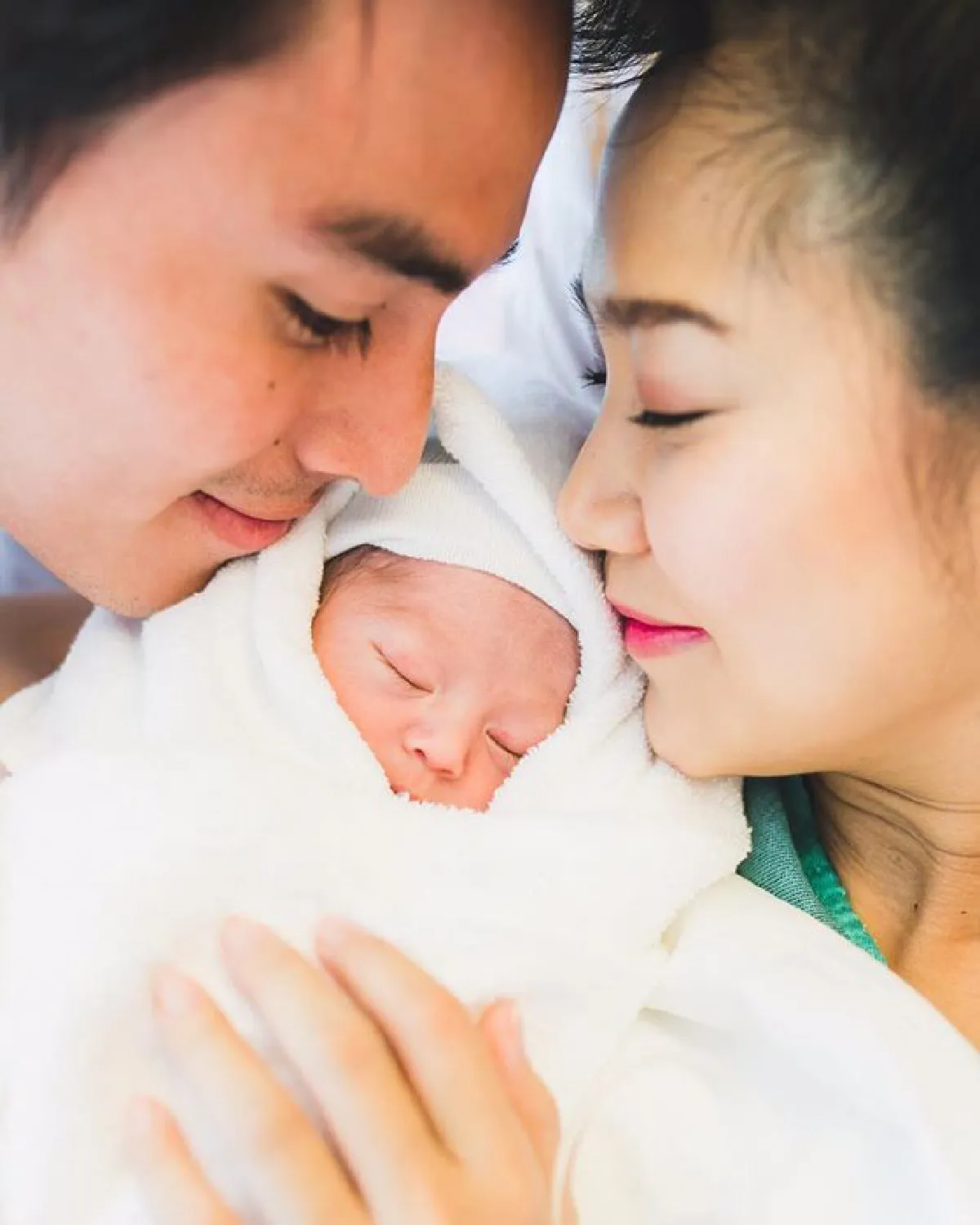 คลอดแล้ว! น้องลูก้า ลูกสาวคนแรกของ นาวินต้าร์-น้ำหวาน