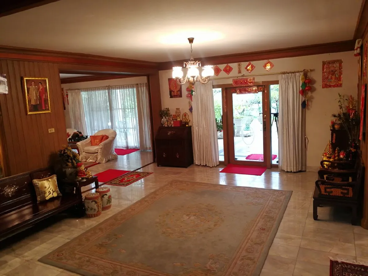 เปิดบ้าน โซเฟีย ลา ตกแต่งสไตล์จีน อะไรดีมีแล้วรวยก็ซื้อมาหมด