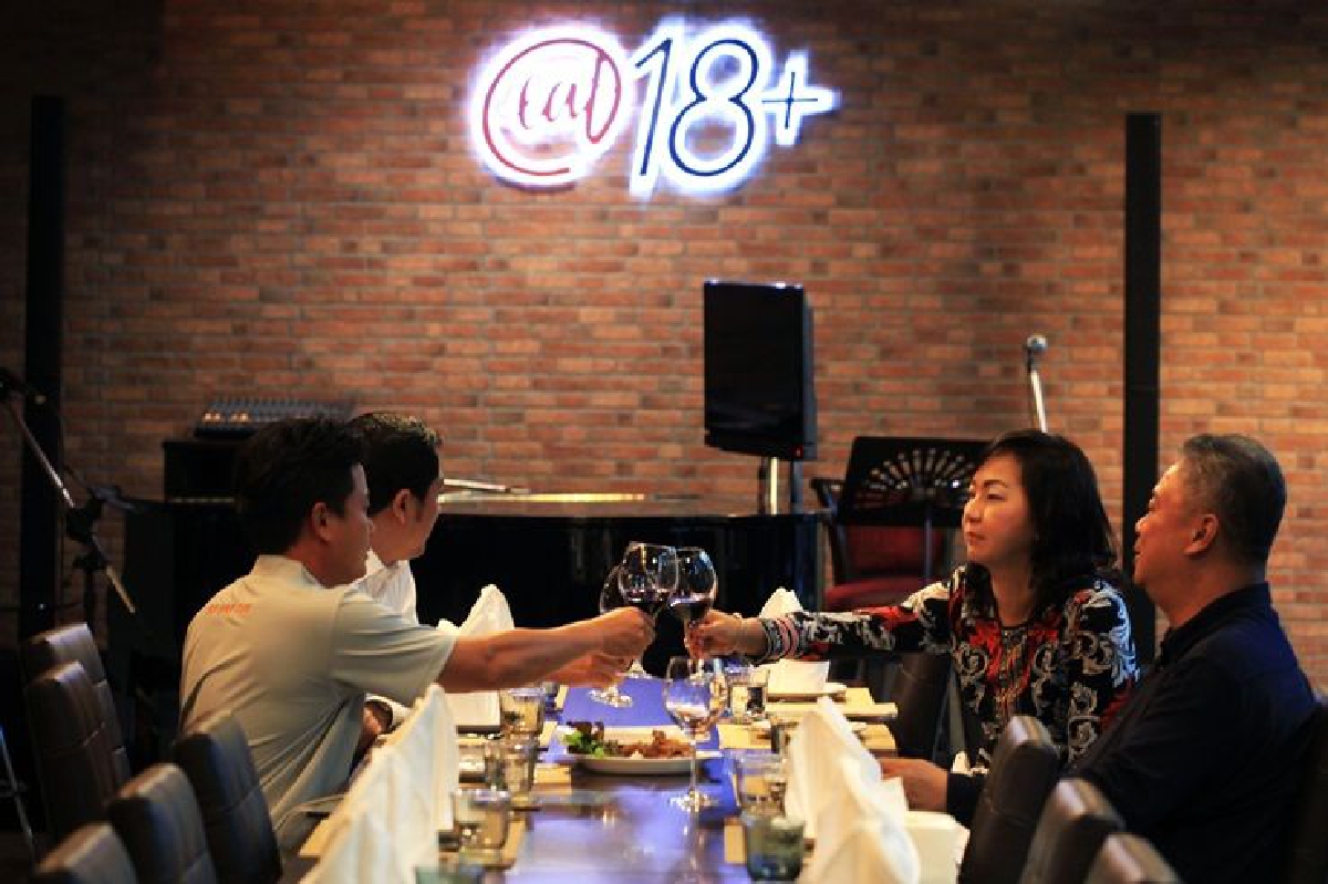 สุนทรียะระหว่างมื้อ อีท @ 18 พลัส สุนทรียะระหว่างมื้อ อีท @ 18 พลัส