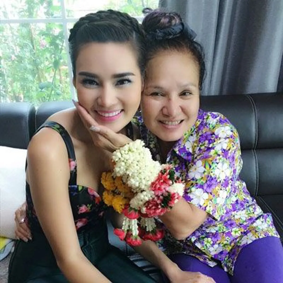 มาแรงแซงโค้ง นักแสดงรุ่นใหม่เดินตามรอยพ่อแม่ดารา