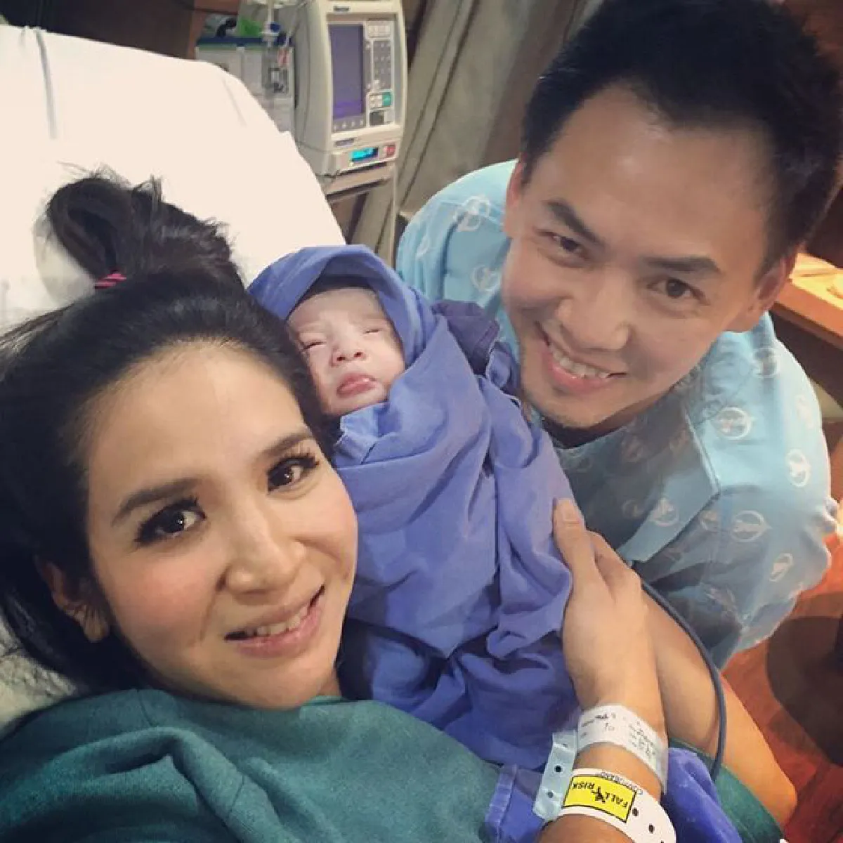 คลอดปุ๊บถ่ายปั๊บ...ช็อตประทับใจในห้องคลอดของพ่อแม่ซุปตาร์