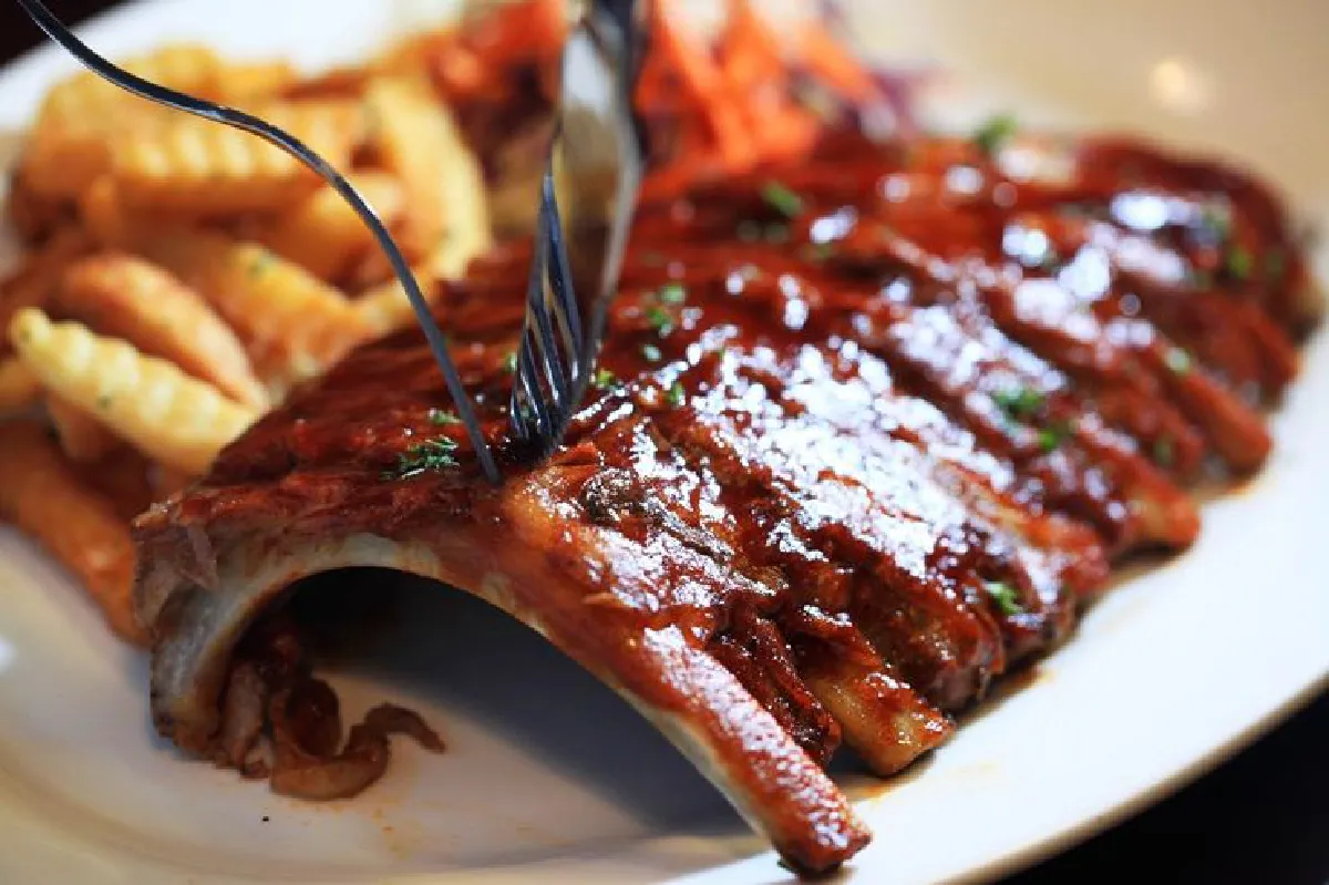 สุนทรียะระหว่างมื้อ อีท @ 18 พลัส