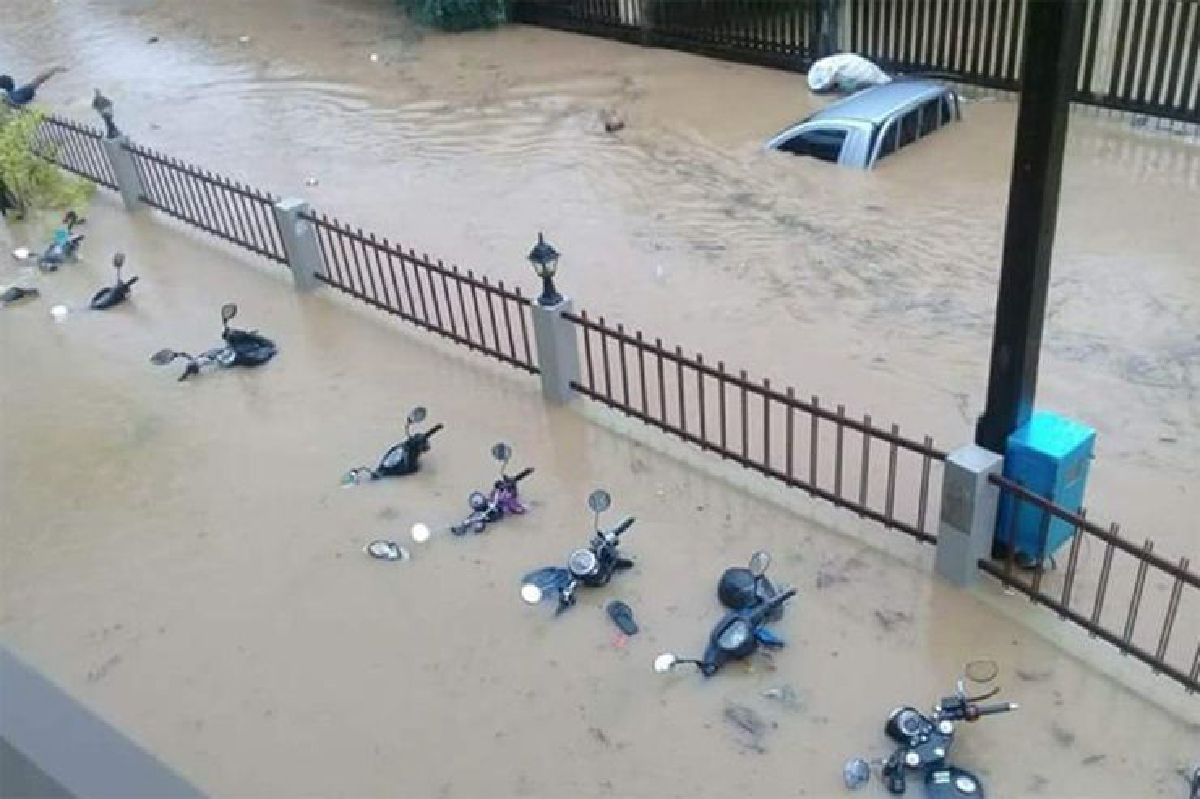 'ทกซูรี'ถล่ม52จังหวัดฝนตกหนักท่วมฉับพลัน น้ำป่าหลากดินสไลด์ ช่วง15-18ก.ย. 'ทกซูรี'ถล่ม52จังหวัดฝนตกหนักท่วมฉับพลัน น้ำป่าหลากดินสไลด์ ช่วง15-18ก.ย.