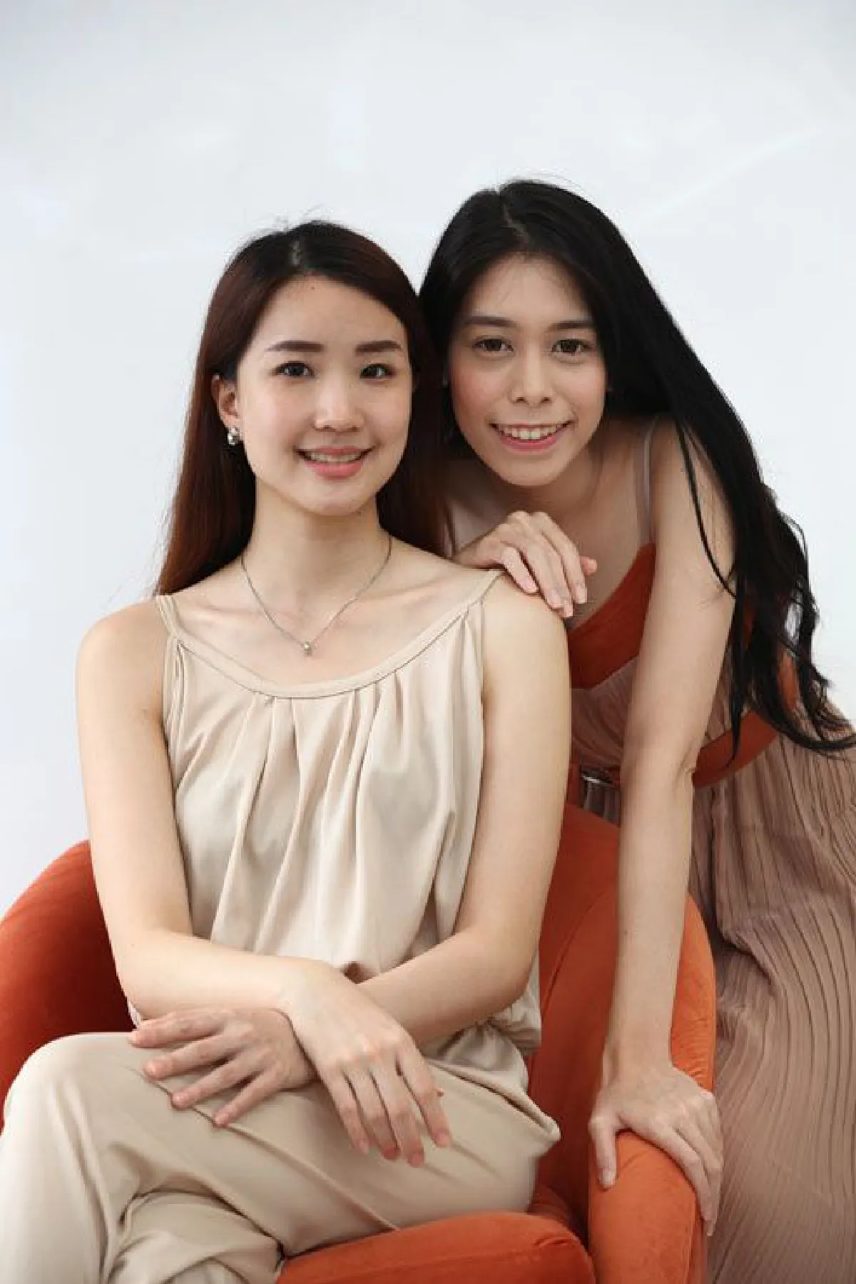 ธนาพร เหล่าศิลปเจริญ + พฤกษชา มณีพฤกษ์ คู่ซี้เจ้าของธุรกิจกระเป๋าเพื่อสุขภาพ