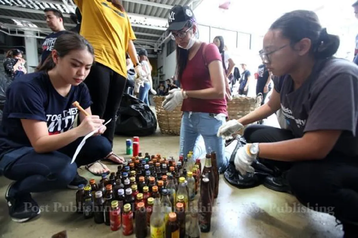 1-Hour Chao Phyra cleanup removes huge amount of plastic and foam