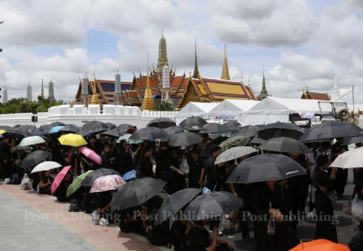 "รอนานแค่ไหนก็ไม่เหนื่อย"ขอเพียงได้กราบพระองค์เป็นครั้งสุดท้าย...