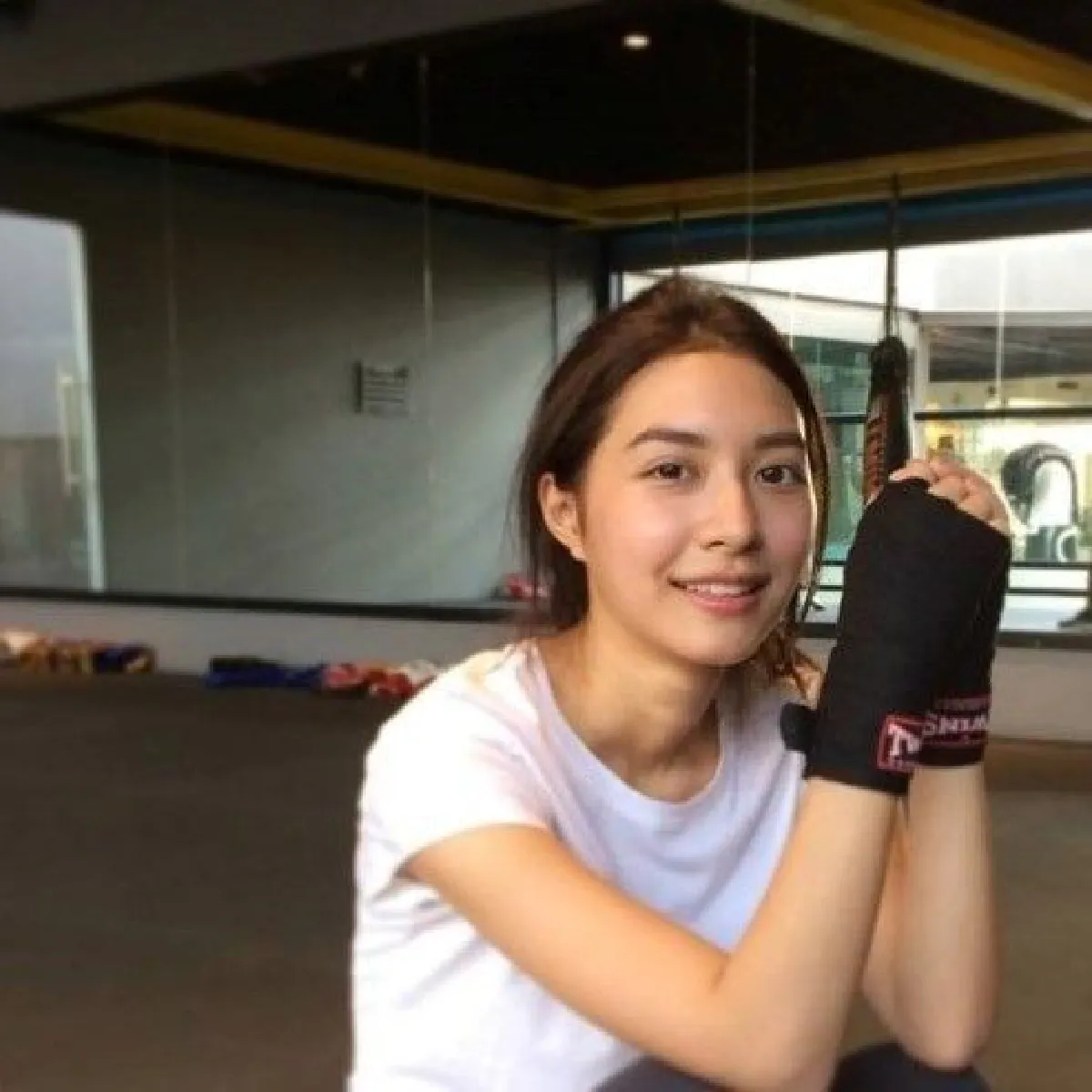 "ชีวิตนางเอกไม่ง่าย ลุยงาน 12 ชั่วโมง 7 วัน" ถอดรหัสความสำเร็จ "มิว นิษฐา"