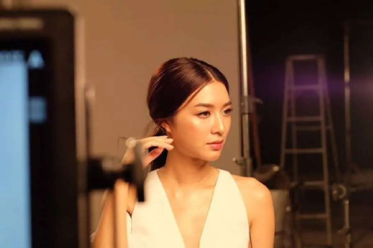 "ชีวิตนางเอกไม่ง่าย ลุยงาน 12 ชั่วโมง 7 วัน" ถอดรหัสความสำเร็จ "มิว นิษฐา"