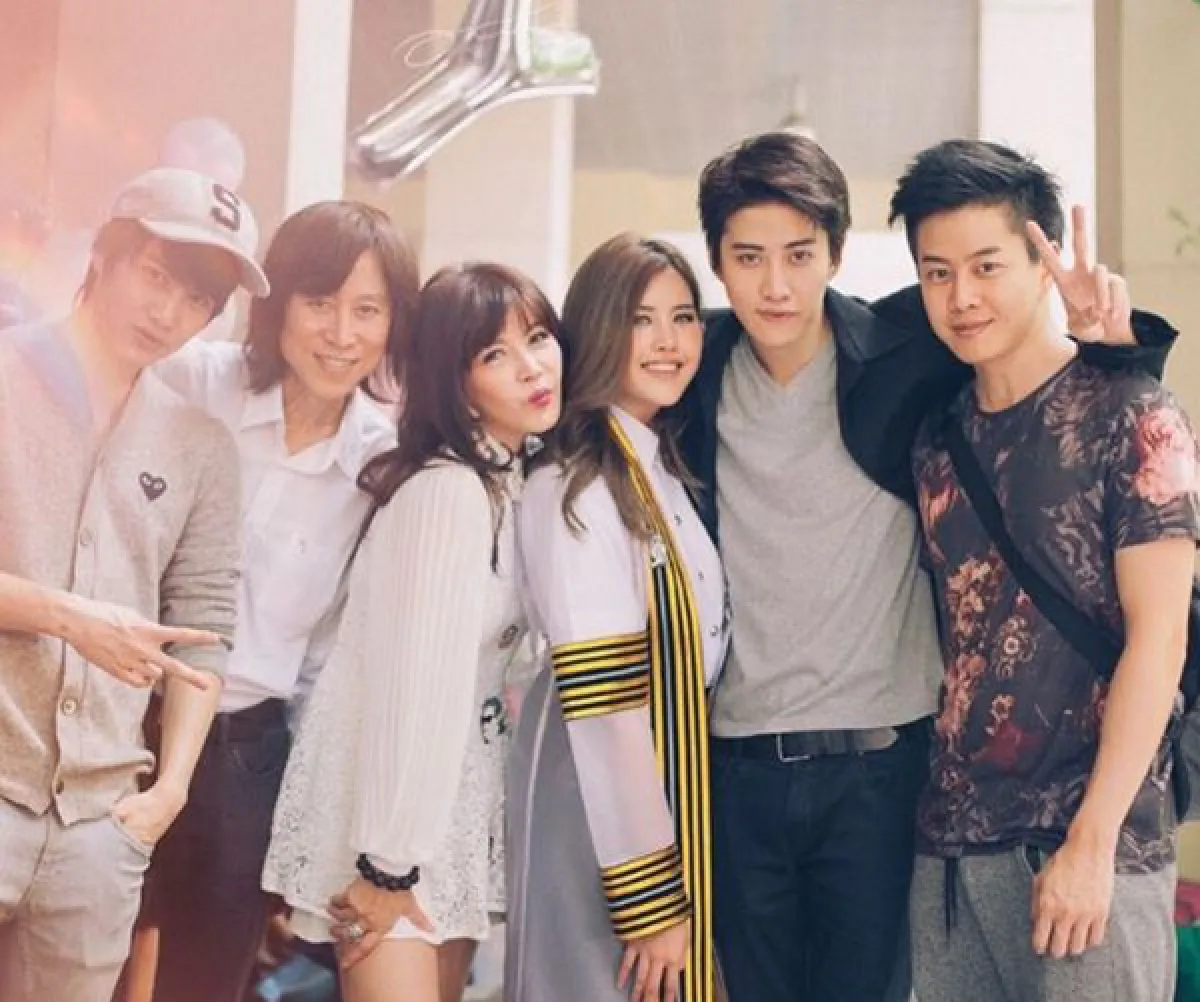 หน้าตาดียกบ้าน...บรรดาพี่น้องคนบันเทิงที่สวยหล่อไม่แพ้กัน