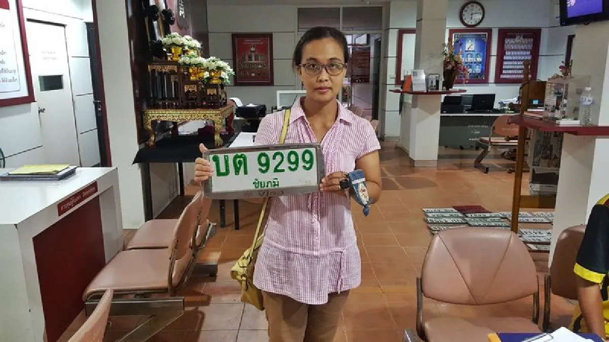 น้ำท่วมลด!ป้ายทะเบียนรถผุดขอรับที่โรงพักเมืองชัยภูมิ