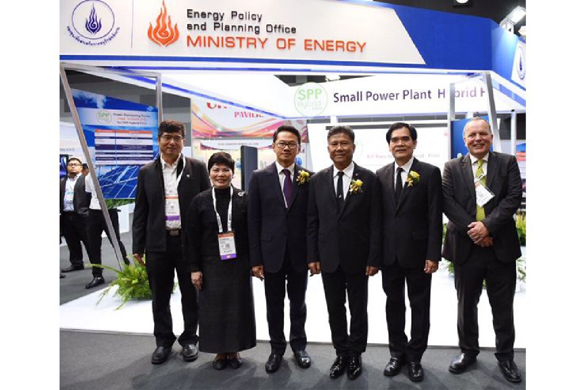 สนพ. ร่วมแสดงนิทรรศการพลังงานฐานนวัตกรรม Energy 4.0 ด้านพลังงานทดแทน ในงาน "Asia Power Week 2017" สนพ. ร่วมแสดงนิทรรศการพลังงานฐานนวัตกรรม Energy 4.0 ด้านพลังงานทดแทน ในงาน "Asia Power Week 2017"