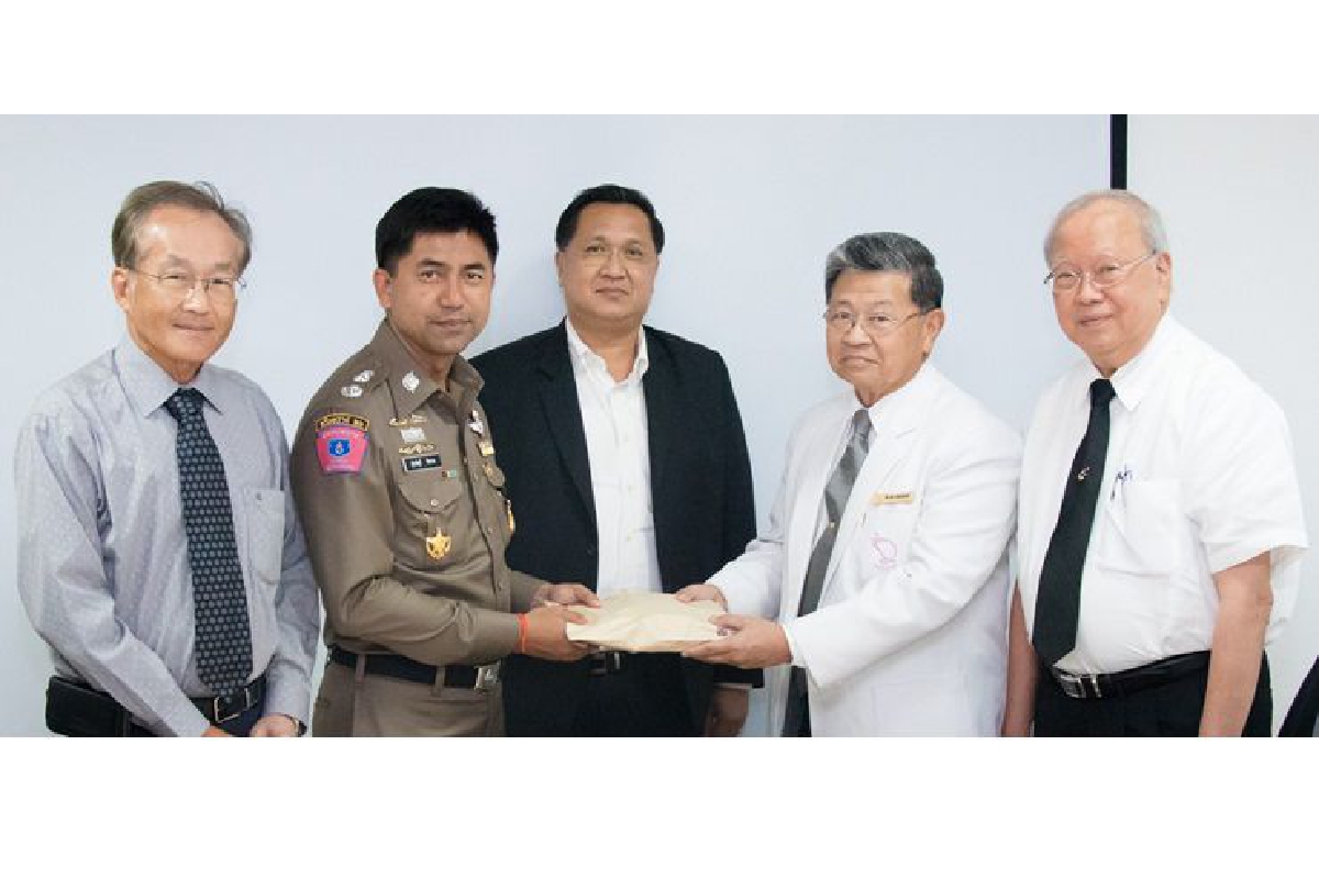 มูลนิธิเพื่อรักษาพยาบาลพระภิกษุอาพาธฯ โรงพยาบาลวิชัยยุทธรับมอบเงินบริจาค 1 ล้านบาท มูลนิธิเพื่อรักษาพยาบาลพระภิกษุอาพาธฯ โรงพยาบาลวิชัยยุทธรับมอบเงินบริจาค 1 ล้านบาท