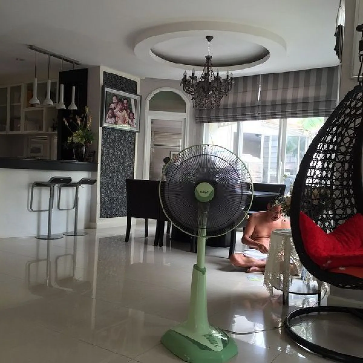 บ้านใหญ่...แต่ไม่ติดหรู! ของตลกชื่อดัง “เท่ง เถิดเทิง”