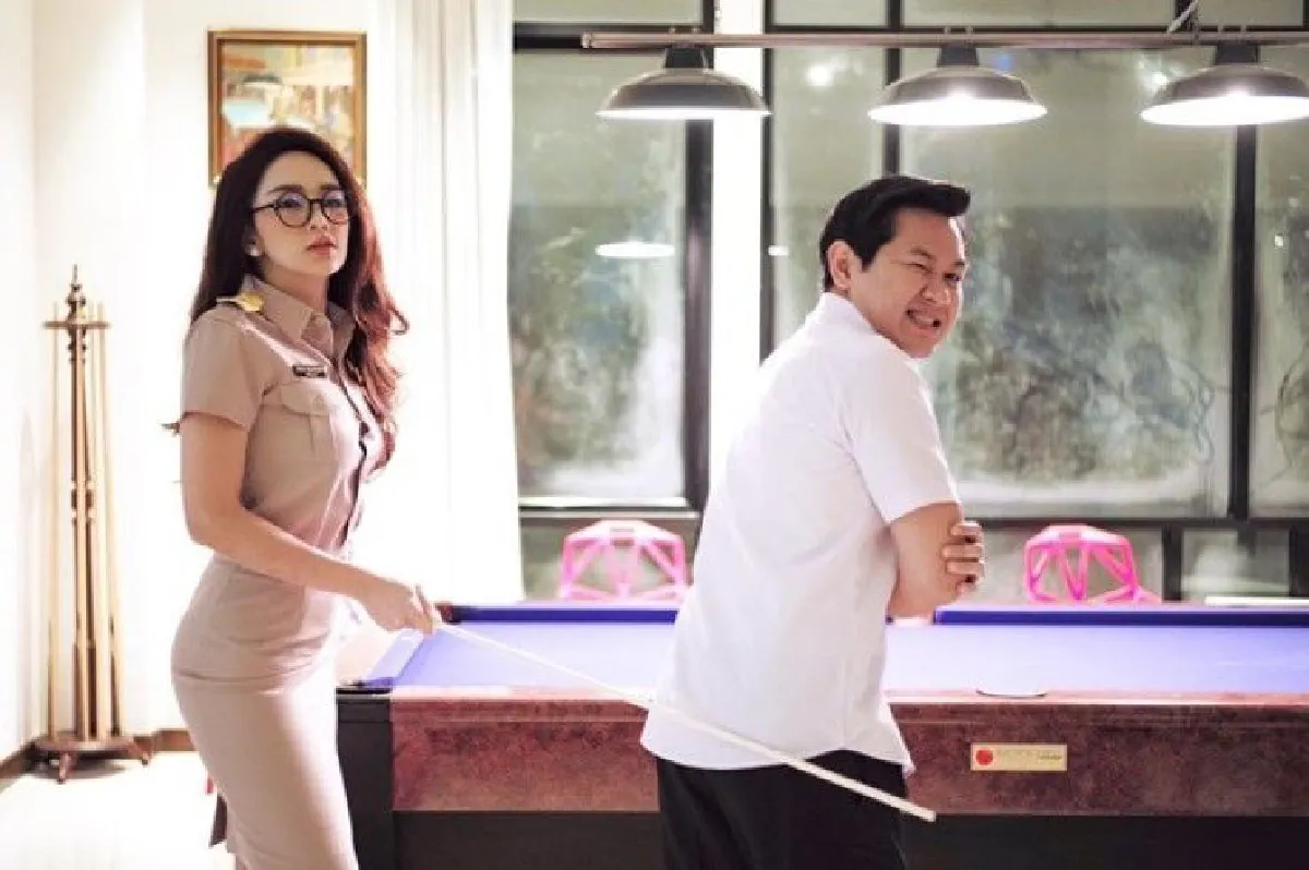 "เป้ย ปานวาด" สุดเซ็กซี่ในมาดครูสาว ร่วมงานวันเกิดธีม backtoschool