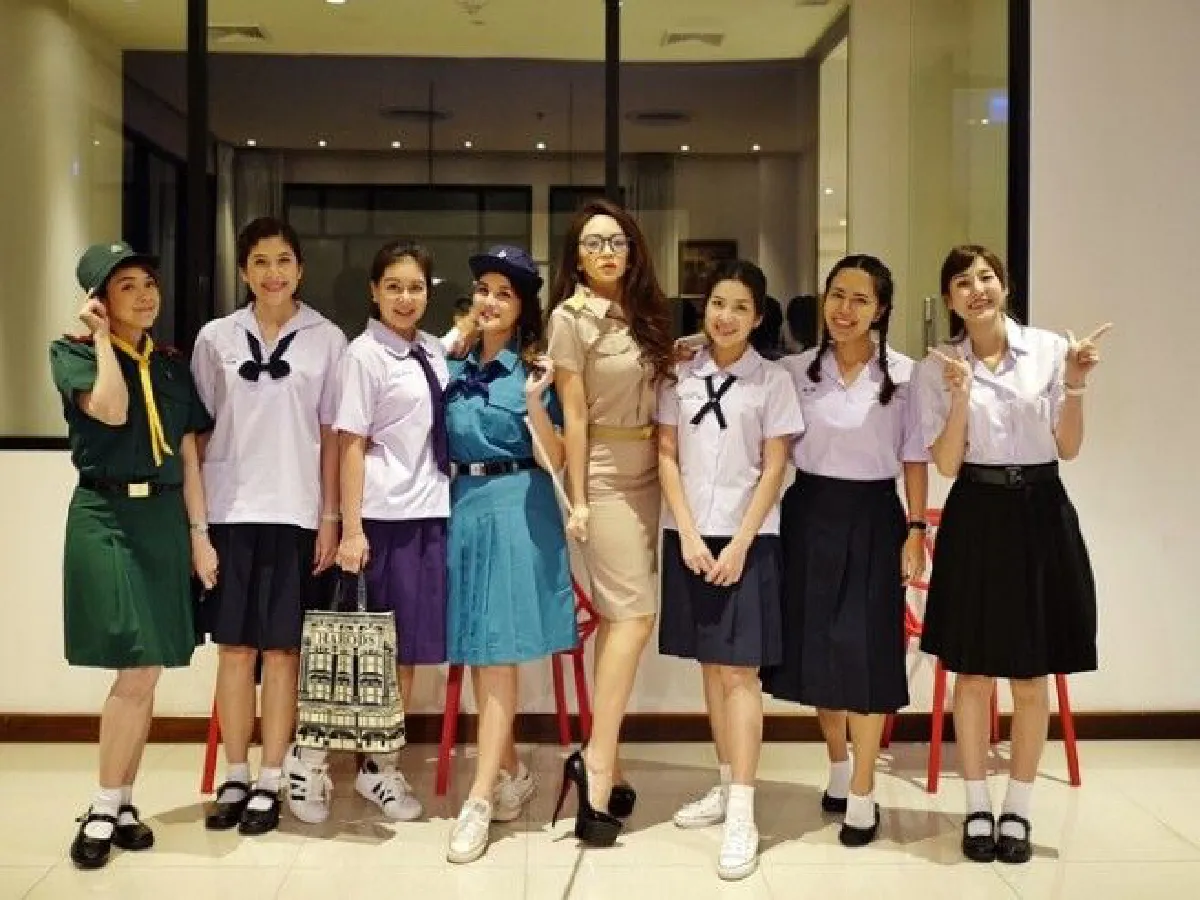 "เป้ย ปานวาด" สุดเซ็กซี่ในมาดครูสาว ร่วมงานวันเกิดธีม backtoschool