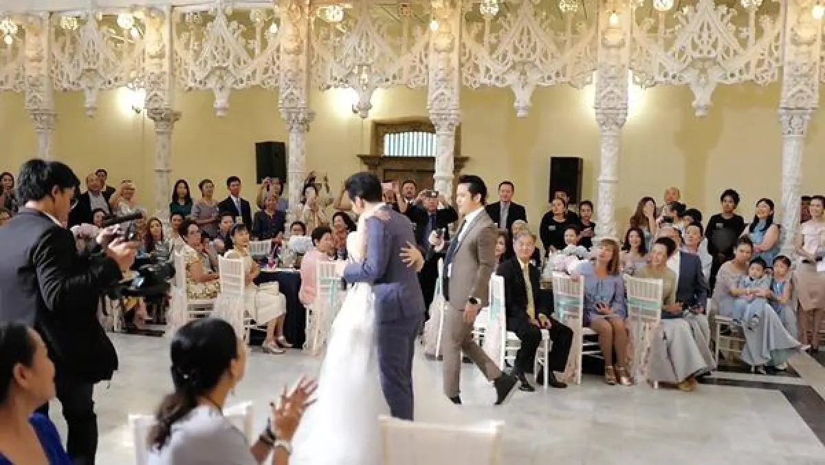 น่ารักมาก! โต๋ ศักดิ์สิทธิ์ ทำเซอร์ไพรส์ซึ้งๆในงานแต่งน้องสาว (มีคลิป)