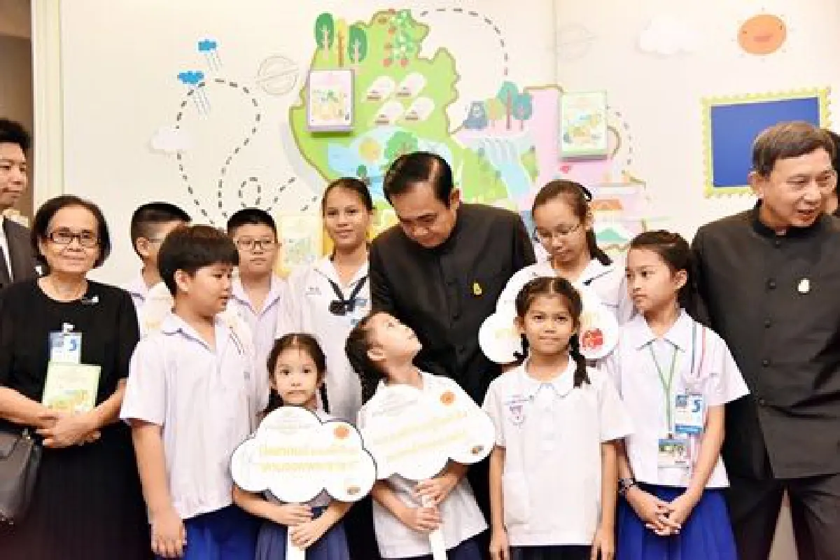 นายกฯซัดนักการเมืองบิดเบือนบอกประเทศไม่มีเงินใช้
