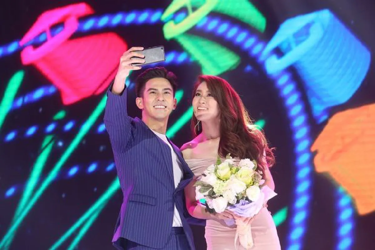 Vivo ควงแบรนด์แอมบาสเดอร์ "อั้ม พัชราภา" เปิดมิติใหม่ของการเซลฟี่ ด้วยสมาร์ทโฟนใหม่ล่าสุด V7+ ที่มาพร้อมกล้องหน้า 24 ล้านพิกเซล  และจุใจกับหน้าจอไร้ขอบ FullViewTM Display