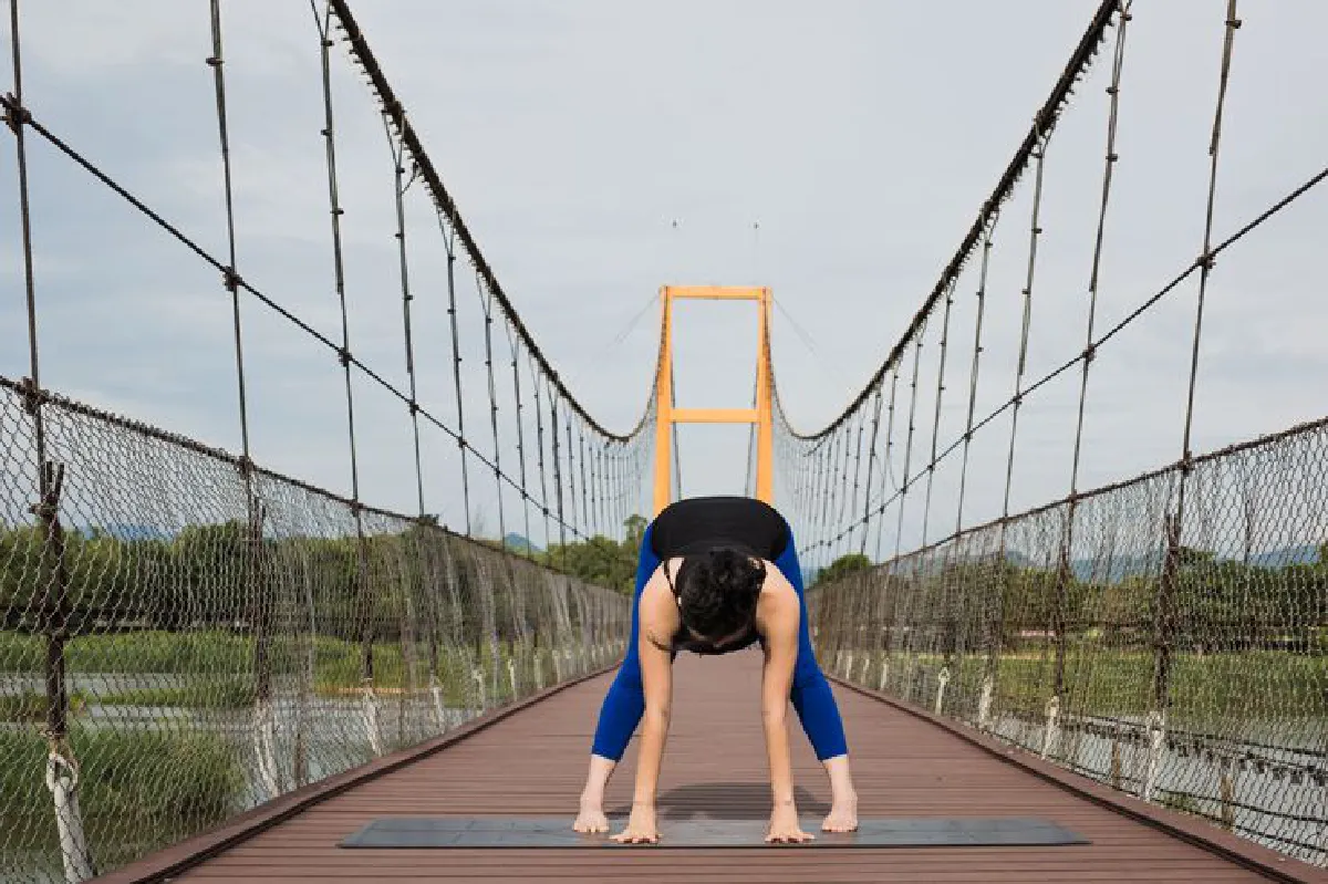 Yoga Pose for Office Workers  : Malasana (Garland Pose)