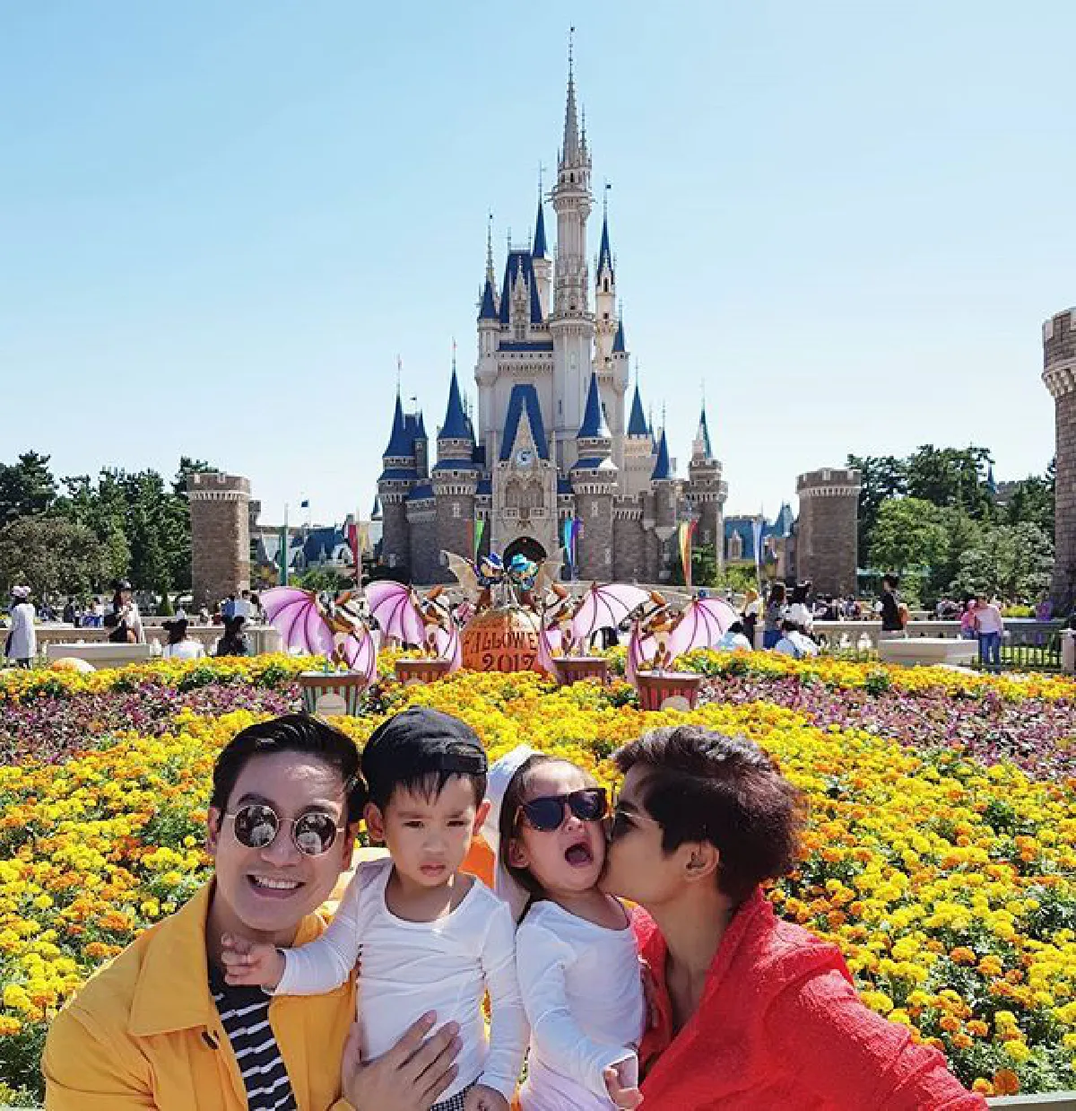 ดูปฏิกิริยา น้องอลิน-อลัน เที่ยวดิสนีย์แลนด์ครั้งแรก เด็กๆสนุกกันมาก