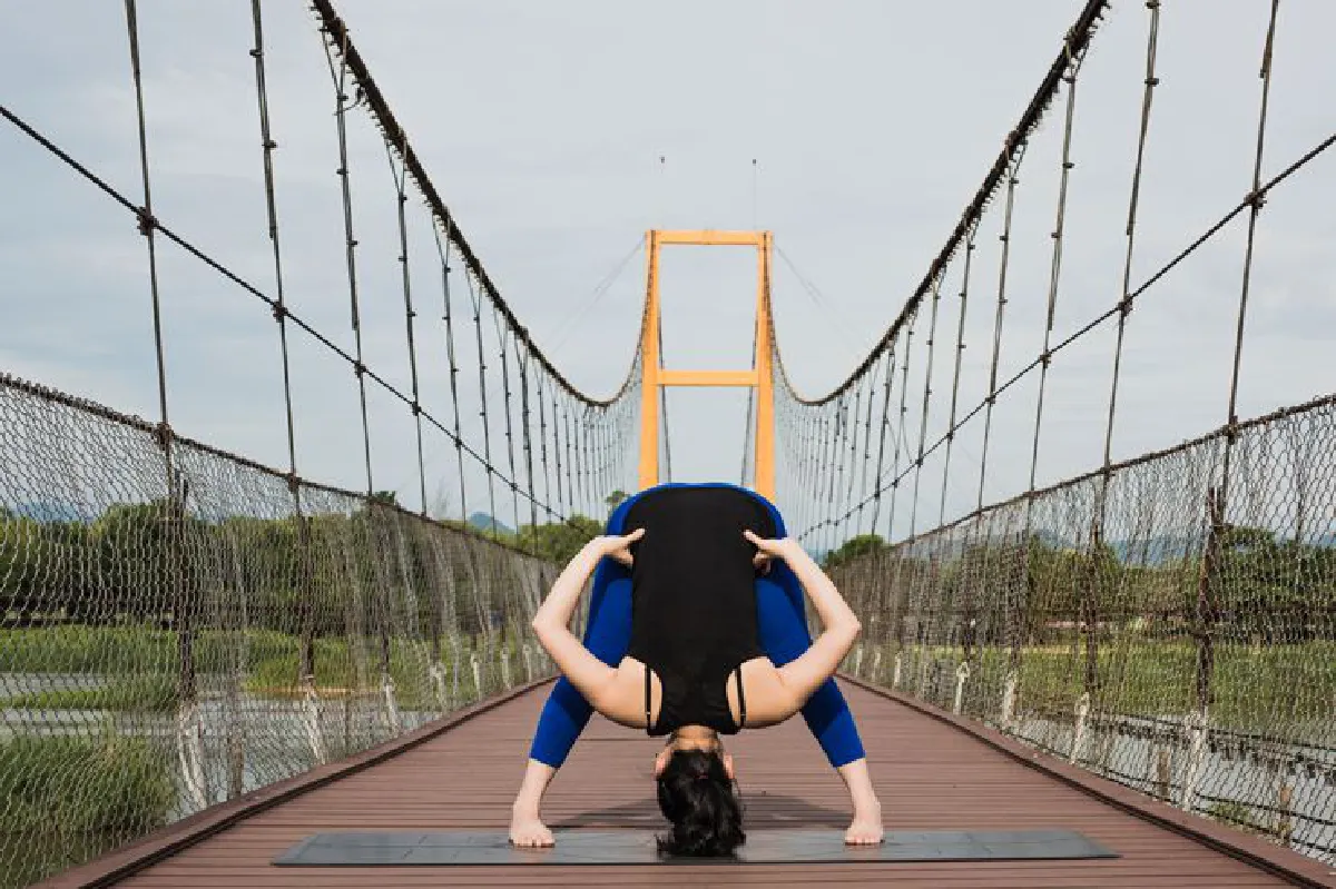 Yoga Pose for Office Workers  : Malasana (Garland Pose)