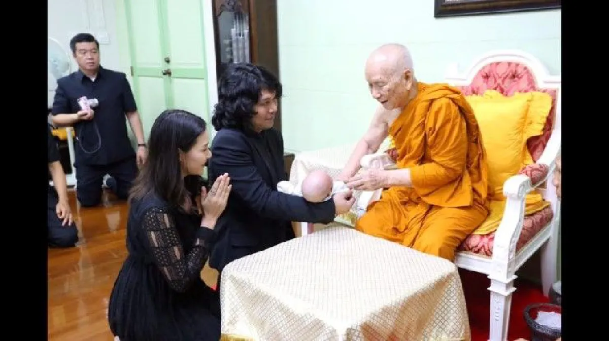 "เสก โลโซ" เปิดตัว "น้องลีออง" ลูกชายคนใหม่กับสาวแซนด์วิช