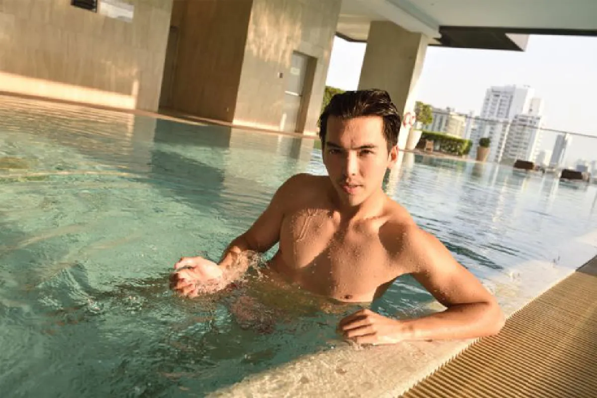 อภิวิชญ์ คุณาดิเรก ว่ายน้ำสร้างความฟิตแอนด์เฟิร์ม