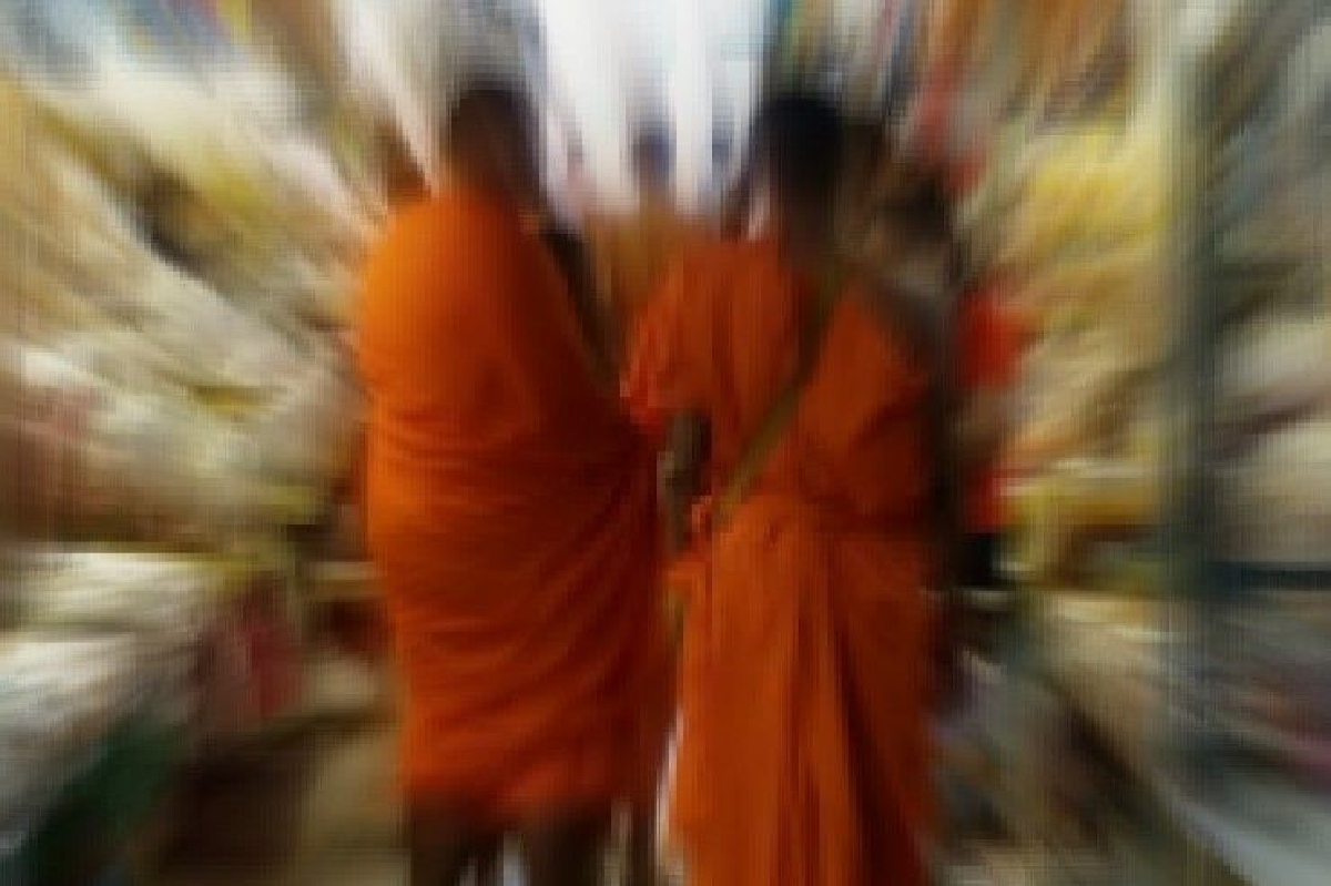 ลงโทษพระนอกรีต! คณะสงฆ์อีสานหนุนจัดระเบียบวัด ลงโทษพระนอกรีต! คณะสงฆ์อีสานหนุนจัดระเบียบวัด