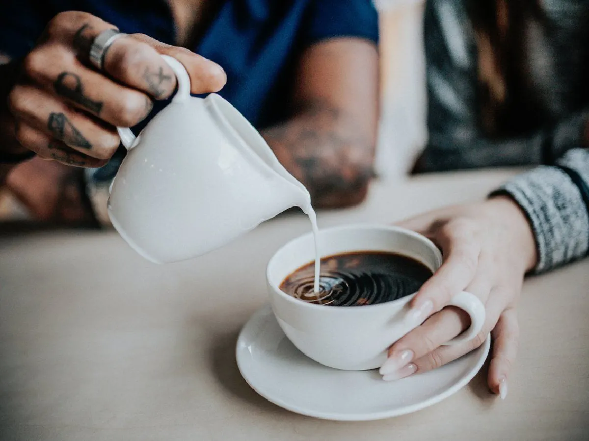 15 อาหารที่ควรหลีกเลี่ยงหากอยากมีหน้าท้องแบนราบ