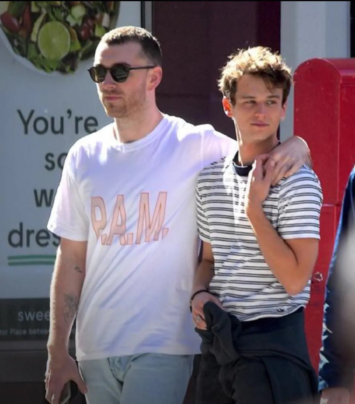 แซม สมิธ-แบรนดอน ฟลินน์ เปิดตัวคบหาดูใจด้วยภาพหวาน