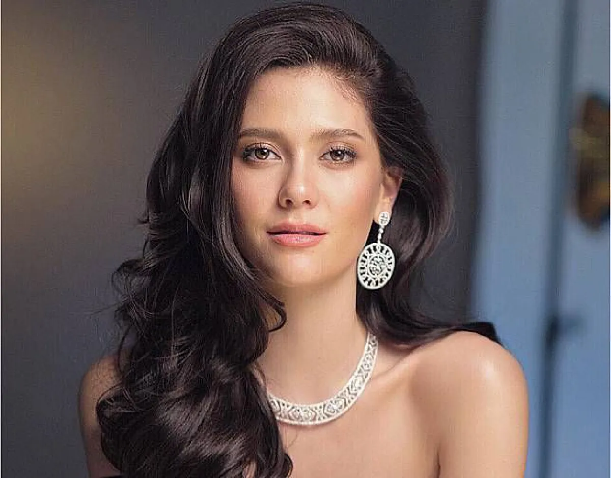 15 ภาพสวยปังทุกองศา มารีญา พูนเลิศลาภ เดินหน้าสู่จักรวาล
