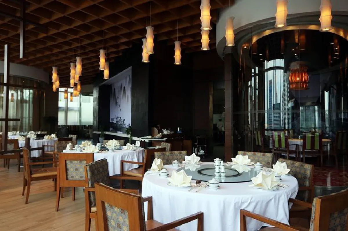 ห้องอาหารไดนาสตี้ นำความอร่อยสู่ใจกลางเมือง