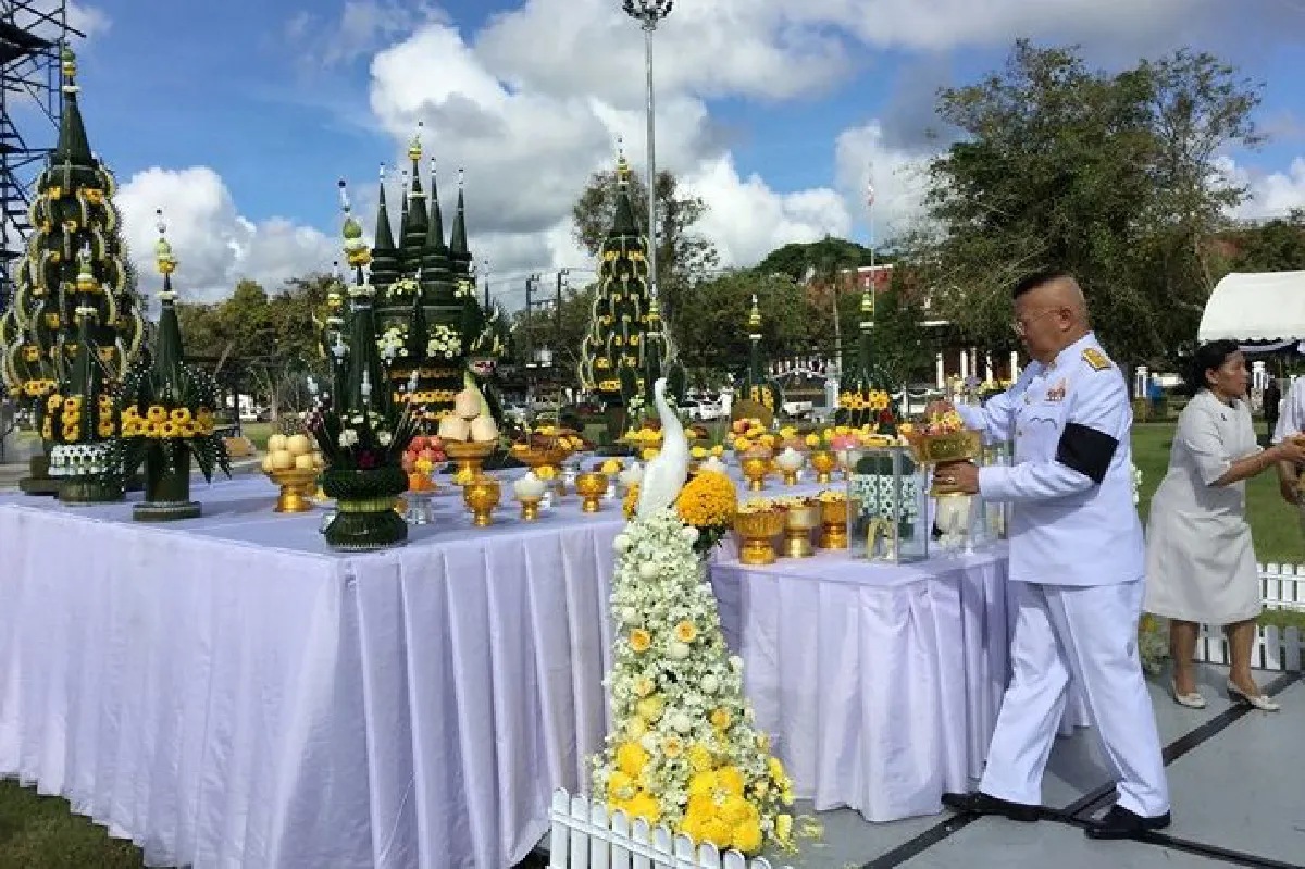 ตราดจัดพิธีบวงสรวงพระเมรุมาศจำลอง