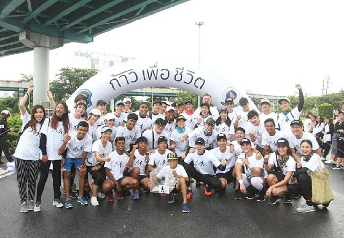 ลูกเกด นำขบวนเดินระดมทุนตากแดดลุยฝน 7 วัน ยอดบริจาค 6 ล้านบาท