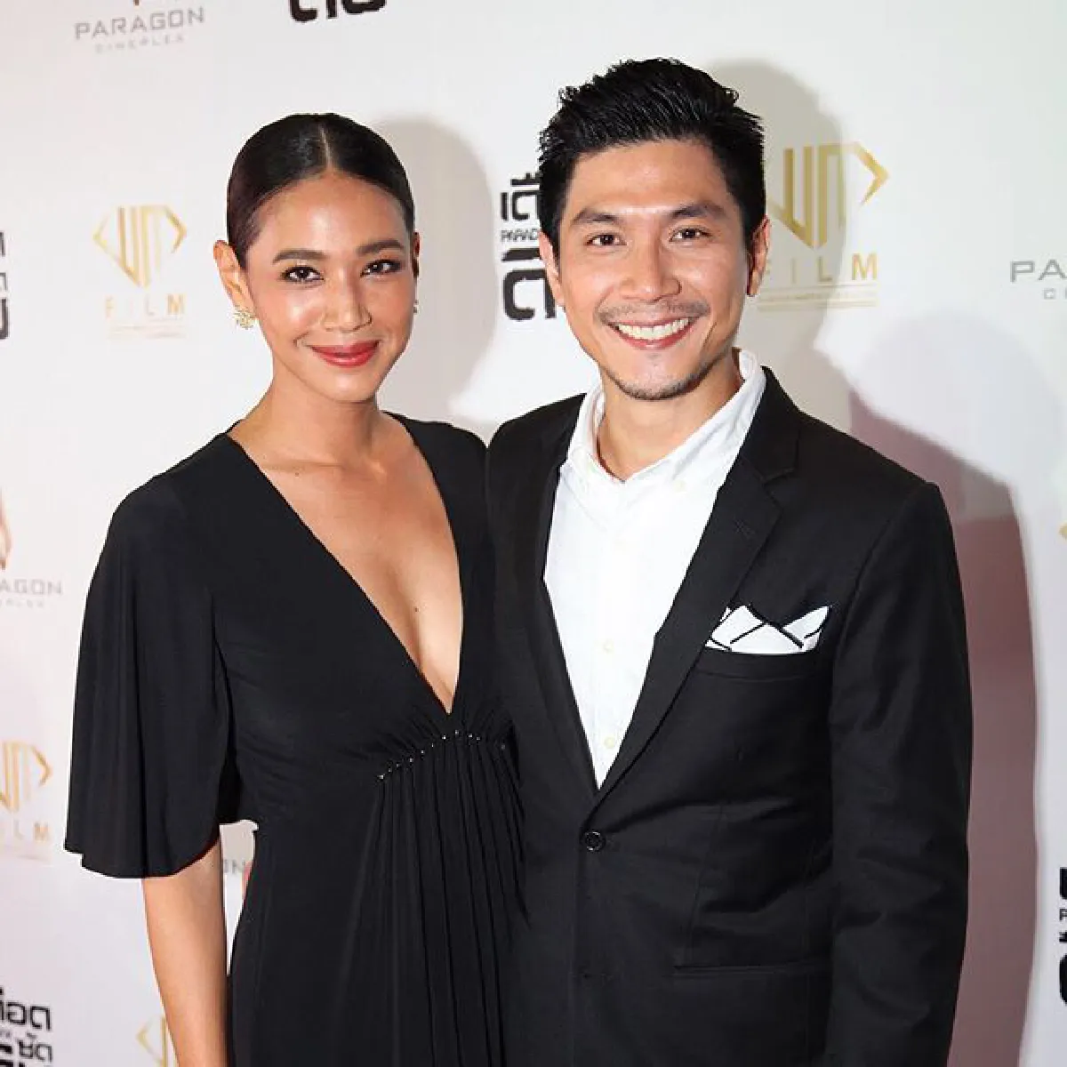 ความหวานแย่งซีน! นุ่น ศิรพันธ์ ควงสามีฉลอง 12 ปี เพื่อนสนิท