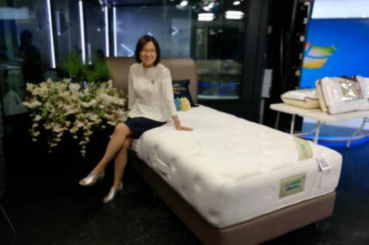 'ที่นอนดาร์ลิ่ง'ลุยนอก 'ที่นอนดาร์ลิ่ง'ลุยนอก