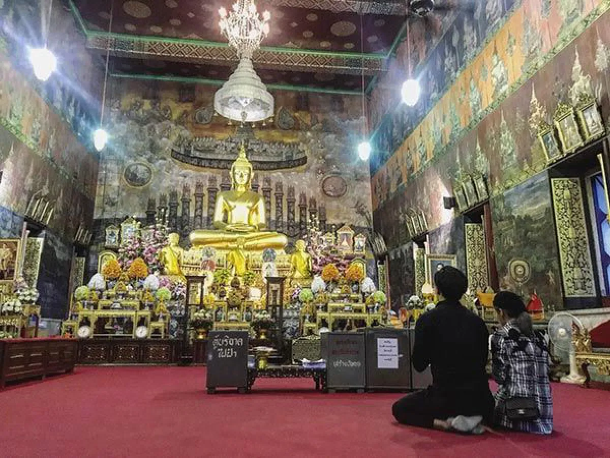 นิว นภัสสร โดนติงชุดไม่เหมาะสม แจงไปไหว้ในหลวง ร.9 นอกรั้วเท่านั้น