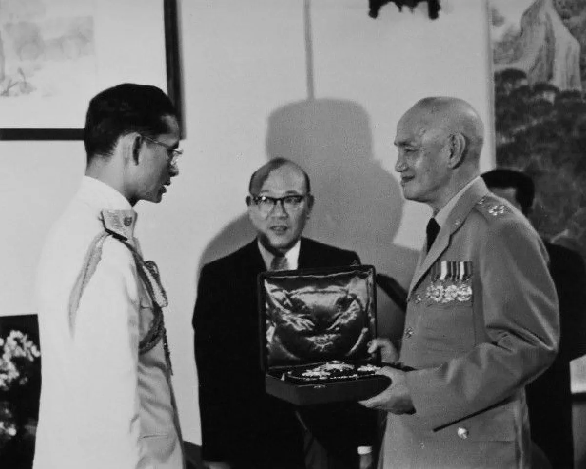 หาชมยาก!เผยภาพเมื่อครั้ง"ในหลวงร.9"เสด็จฯเยือนไต้หวัน