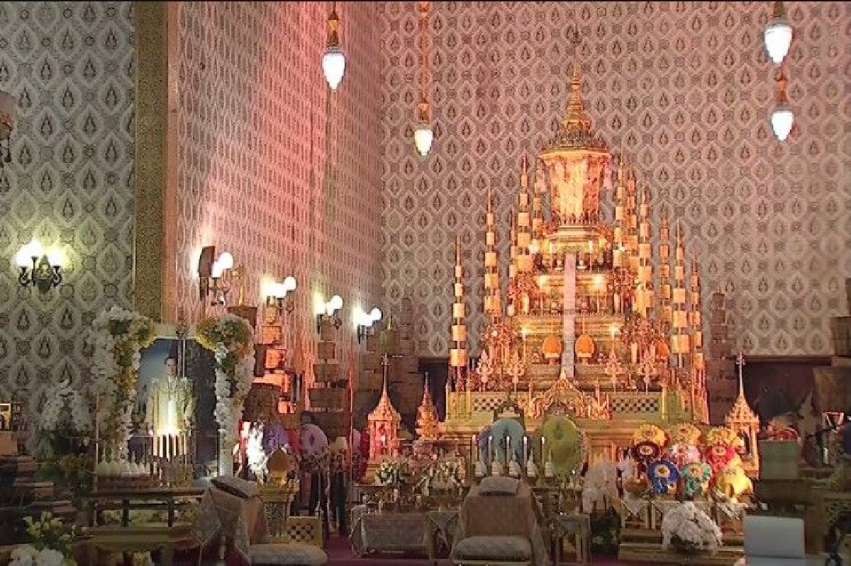 พระเจ้าอยู่หัวเสด็จฯทรงบำเพ็ญพระราชกุศลครบ1ปีวันสวรรคต "รัชกาลที่9" พระเจ้าอยู่หัวเสด็จฯทรงบำเพ็ญพระราชกุศลครบ1ปีวันสวรรคต "รัชกาลที่9"