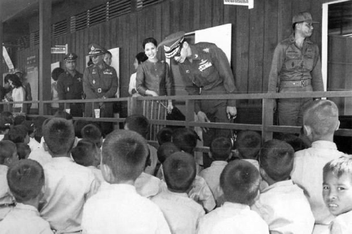 คุณธรรมคู่ความรู้ ทรงวางรากแก้วการศึกษาไทย คุณธรรมคู่ความรู้ ทรงวางรากแก้วการศึกษาไทย