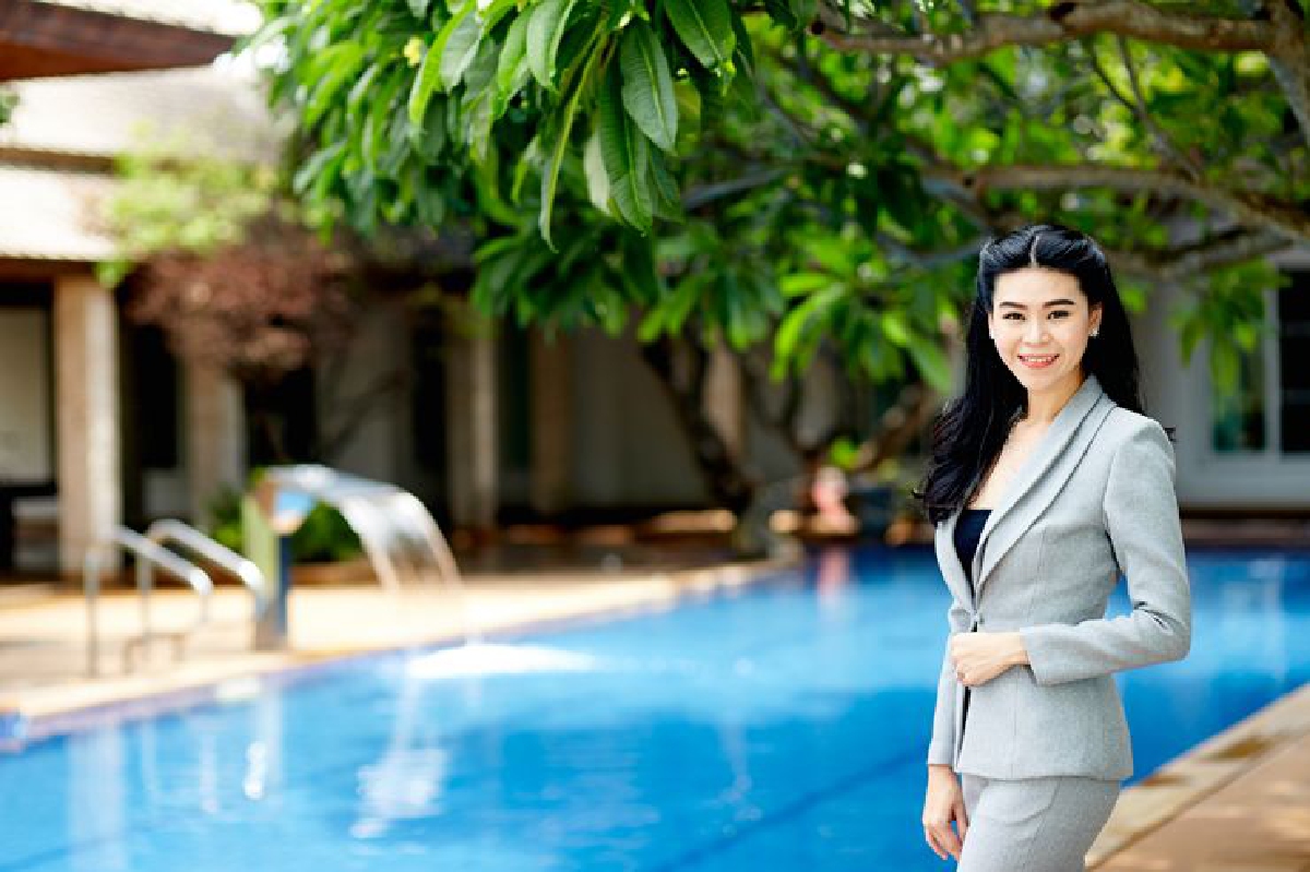 กุลศรา โสณกุล ณ อยุธยา พลิกโฉม ‘พูลแอนด์สปา’ กุลศรา โสณกุล ณ อยุธยา พลิกโฉม ‘พูลแอนด์สปา’