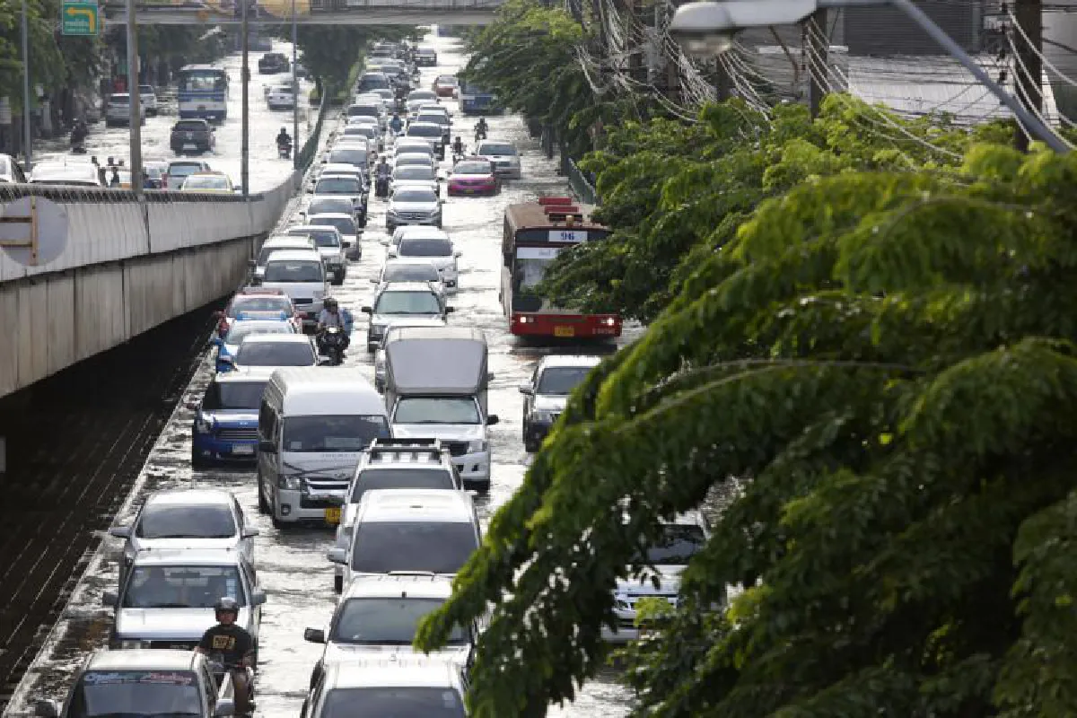 ผู้ว่าฯ กทม.รับมี 55 จุดวิกฤต-เร่งระบายเต็มที่หลายจุดเริ่มแห้ง