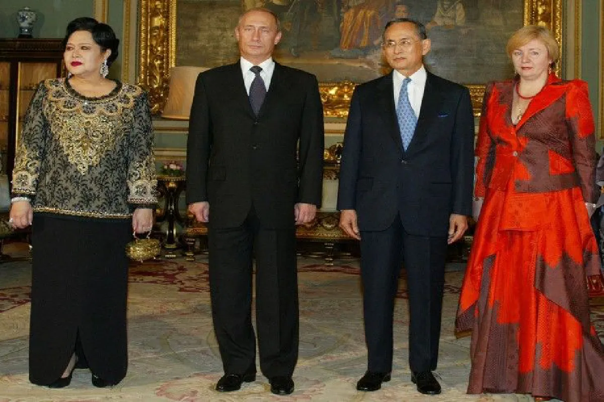 ประมวลภาพในหลวงรัชกาลที่ 9 กษัตริย์นักการทูต กับประมุขต่างชาติ