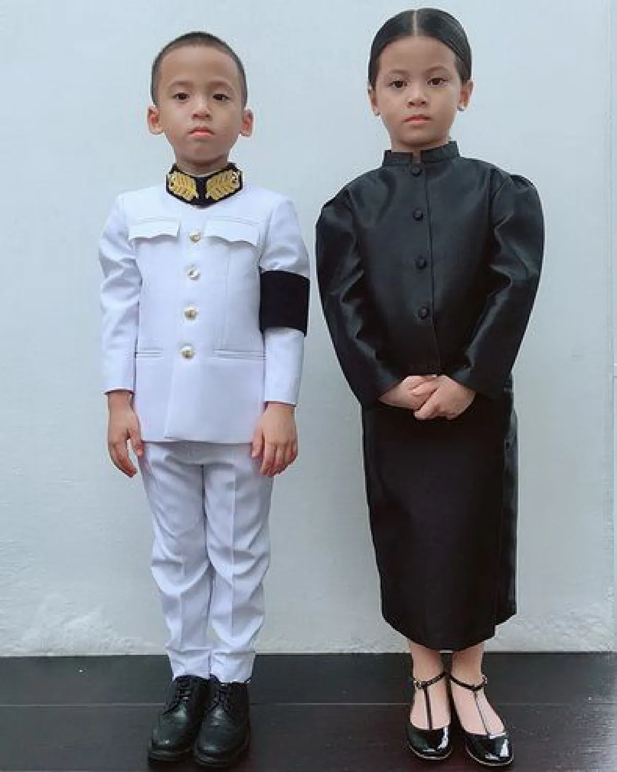 "บีน่า-บรู๊คลิน" เรียนรู้การดำนาปลูกข้าว เกษตรพอเพียงตามรอยในหลวง ร.9