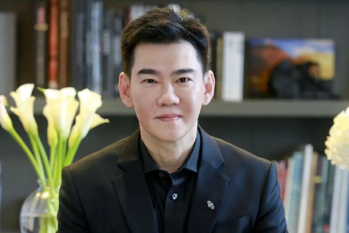 ปิยะ อัจฉริยศรีพงศ์ อัญมณีจากความรักและความสุข