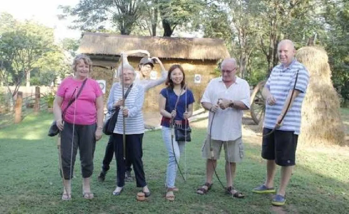 สองพี่น้องผุดลานยิงธนูโบราณสุโขทัย นักท่องเที่ยวแห่ชม